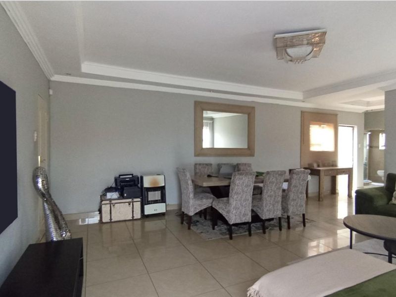 5 Bedroom House for Sale in Amandasig - Photo 5