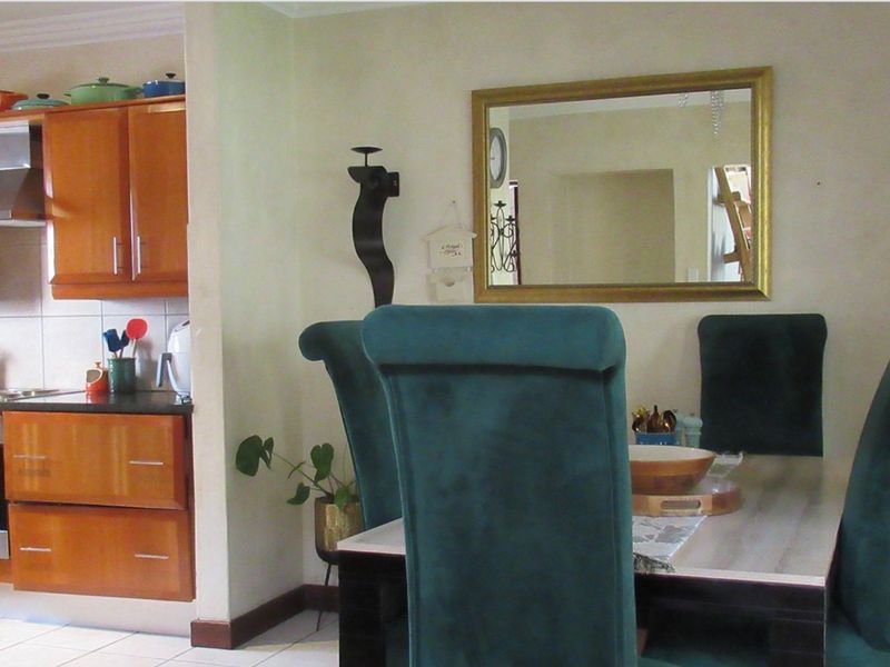 3 Bedroom House for Sale in Dainfern  - Photo 3