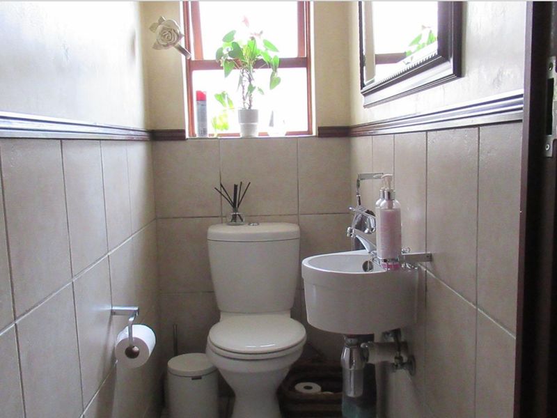 3 Bedroom House for Sale in Dainfern  - Photo 7