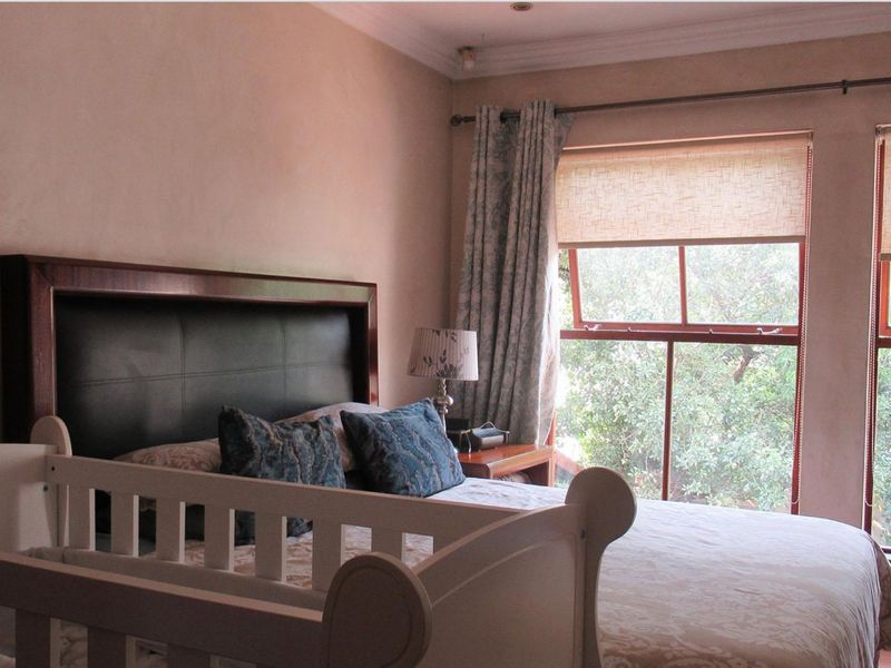 3 Bedroom House for Sale in Dainfern  - Photo 6