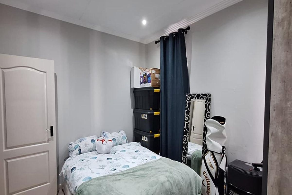 2 Bedroom Apartment / Flat for Sale in Bryanston - Photo 5