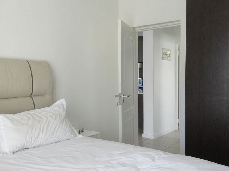 2 Bedroom Apartment in Greenstone Hill - Photo 5