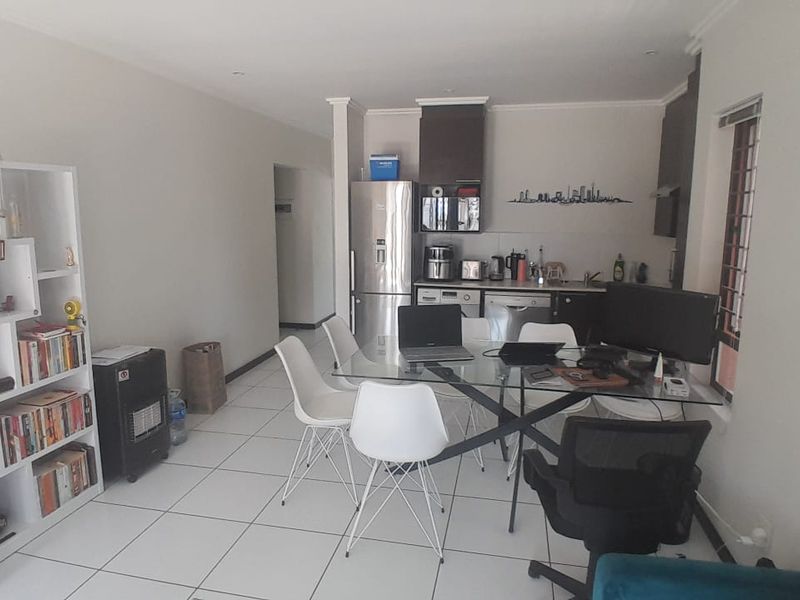 One Bedroom Apartment in the popular LAGUNA Complex - Barbeque Downs - 1 JUNE - Photo 3