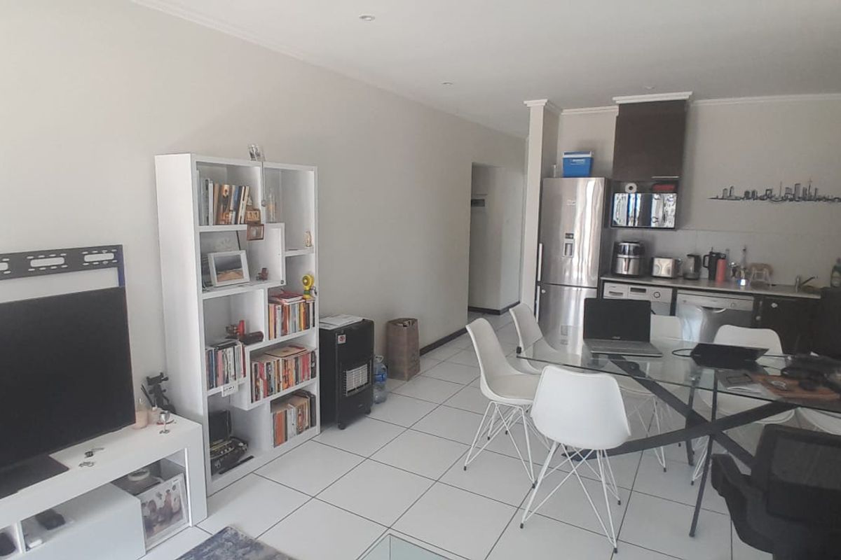 One Bedroom Apartment in the popular LAGUNA Complex - Barbeque Downs - 1 JUNE - Photo 4