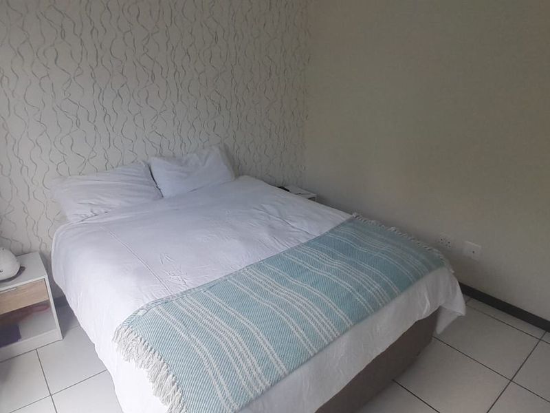 One Bedroom Apartment in the popular LAGUNA Complex - Barbeque Downs - 1 JUNE - Photo 10