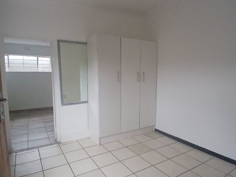 1 Bedroom Garden Cottage To Let - Photo 8