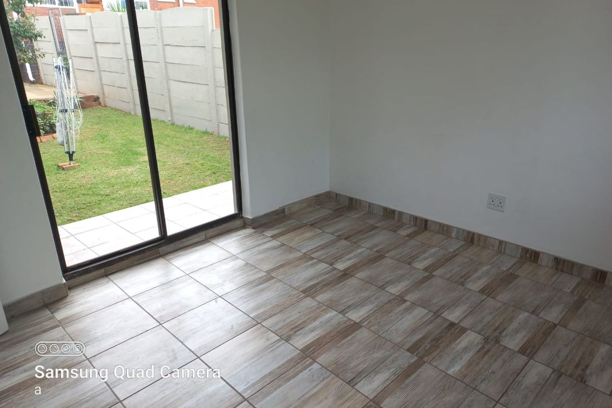 1 Bedroom Garden Cottage To Let - Photo 4