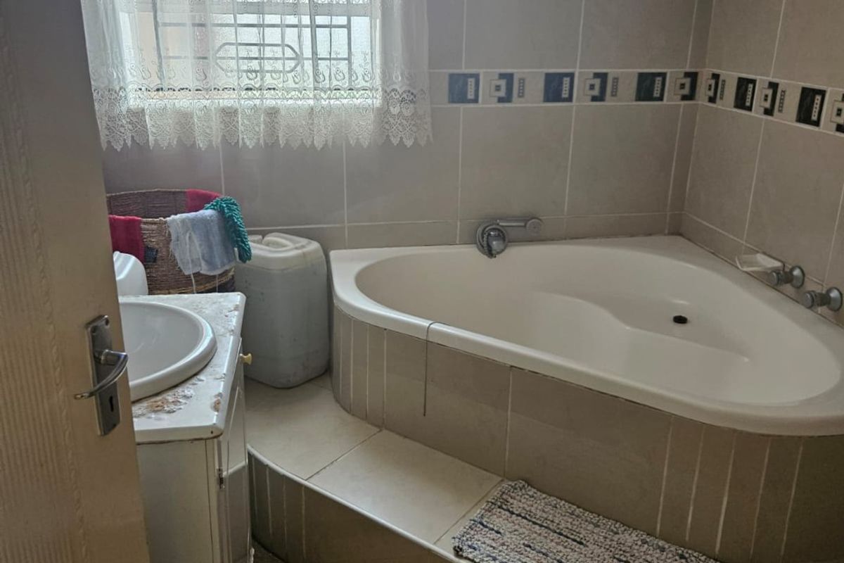 Charming 3 bed in Reyno Ridge with garden space - Photo 5