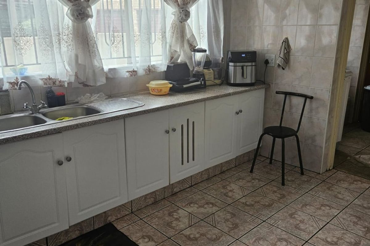 Charming 3 bed in Reyno Ridge with garden space - Photo 4