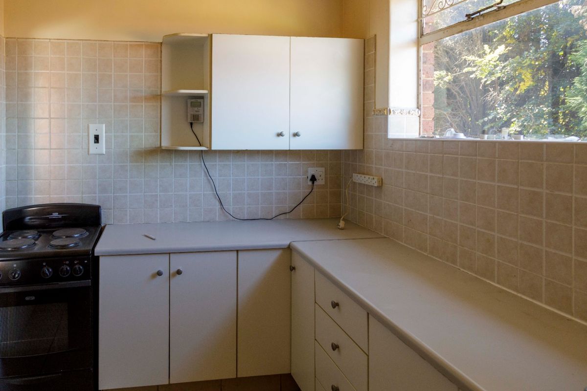 Charming 2-Bedroom Apartment  in Discovery, Guy & Shaun Complex - Photo 5