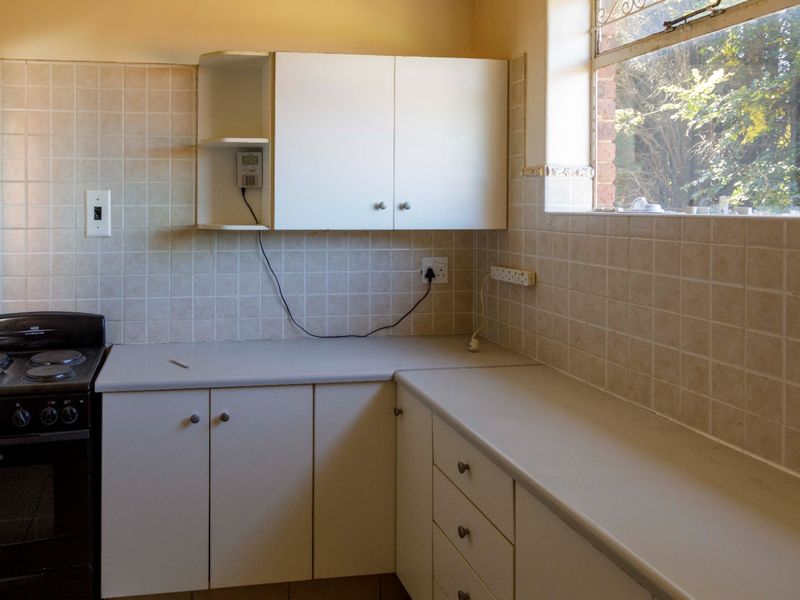 Charming 2-Bedroom Apartment  in Discovery, Guy & Shaun Complex - Photo 5