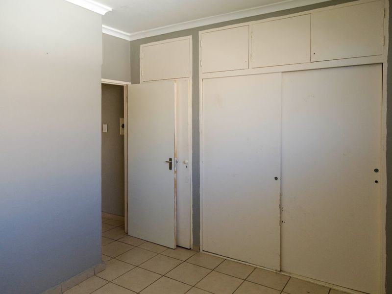 Charming 2-Bedroom Apartment  in Discovery, Guy & Shaun Complex - Photo 10