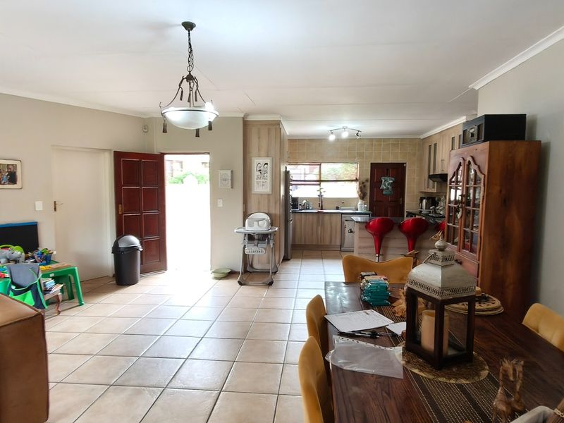 Family home in Noordheuwel with Braai Room Charm - Photo 5