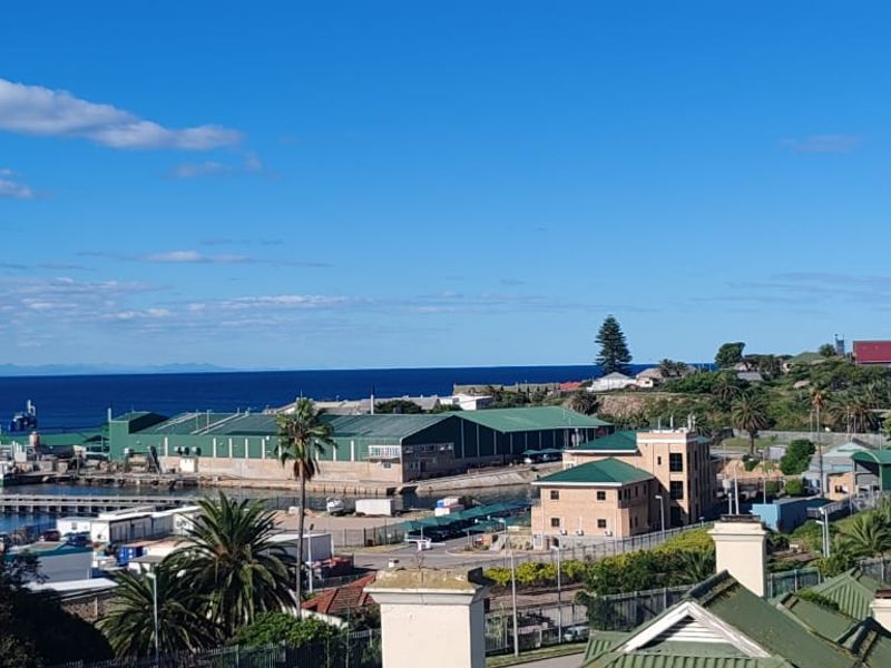 Sea View Apartment.... Mossel Bay Central... Close to All Amenities !!! - Photo 3