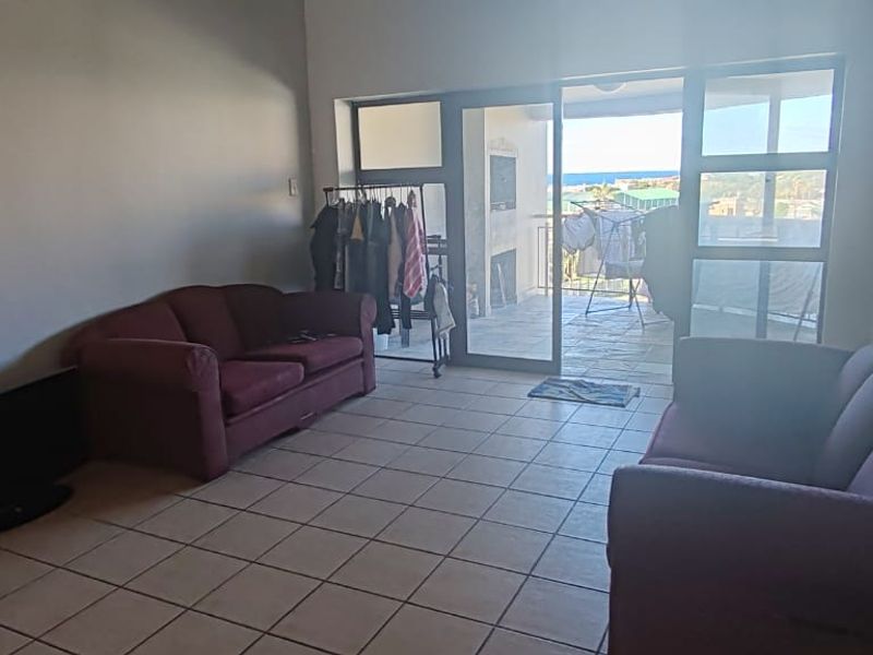 Sea View Apartment.... Mossel Bay Central... Close to All Amenities !!! - Photo 10