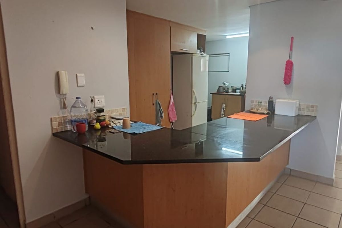 Sea View Apartment.... Mossel Bay Central... Close to All Amenities !!! - Photo 4