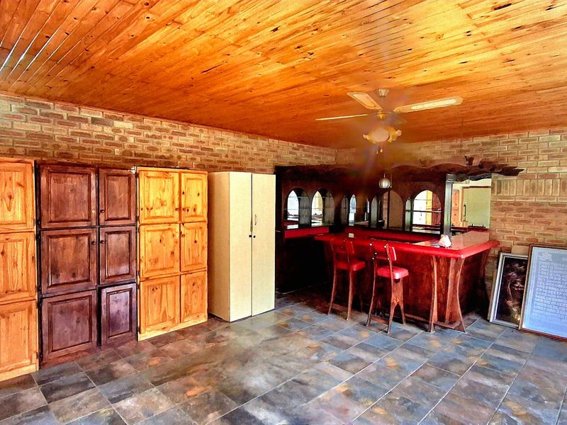 Sasolburg 3 bedroom 2 bathroom family home with pool - Photo 4