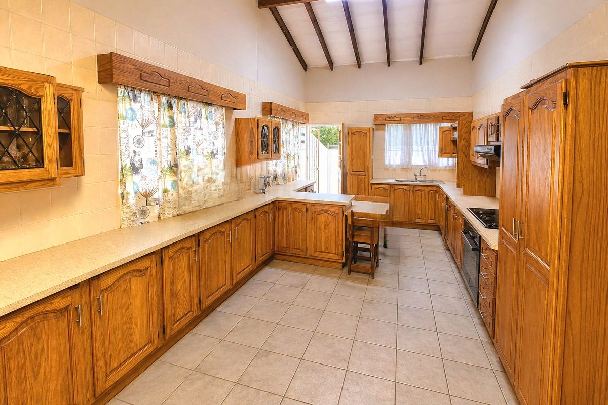 Sasolburg 3 bedroom 2 bathroom family home with pool - Photo 5