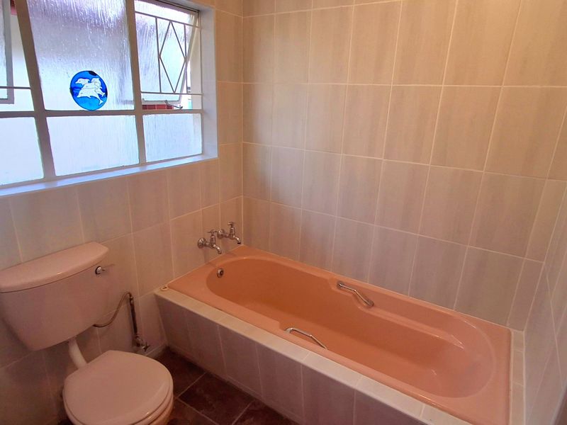 Sasolburg 3 bedroom 2 bathroom family home with pool - Photo 10