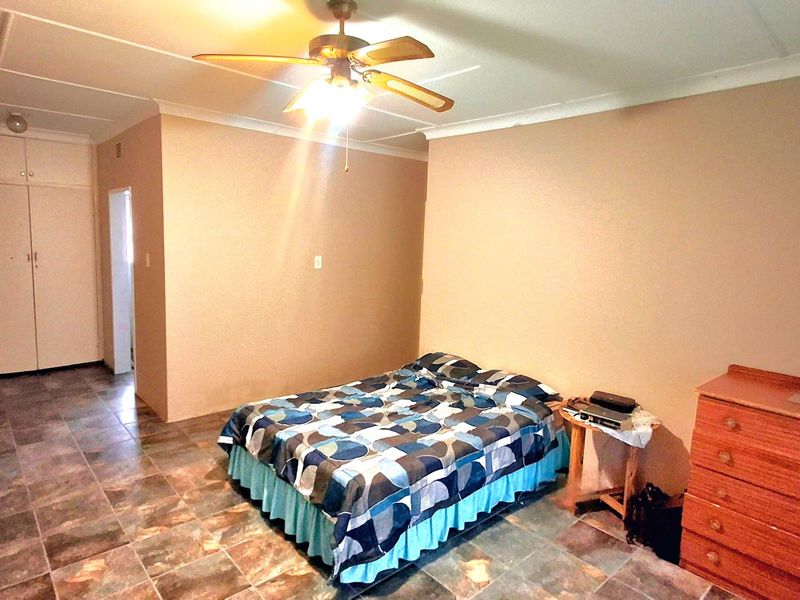 Sasolburg 3 bedroom 2 bathroom family home with pool - Photo 7