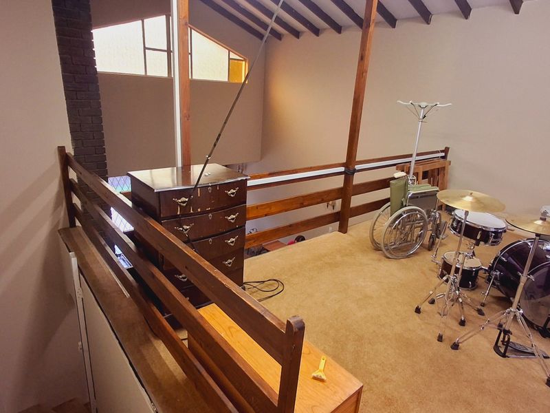 Sasolburg 3 bedroom 2 bathroom family home with pool - Photo 6