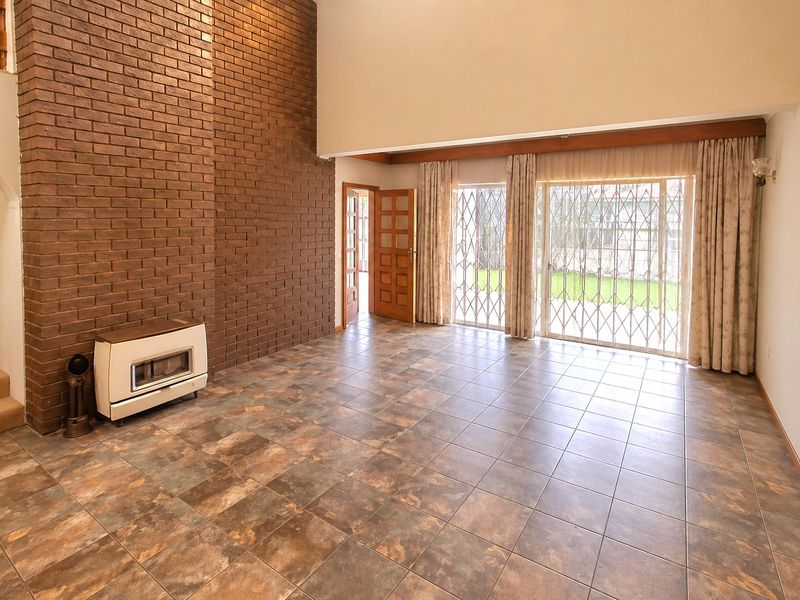 Sasolburg 3 bedroom 2 bathroom family home with pool - Photo 2