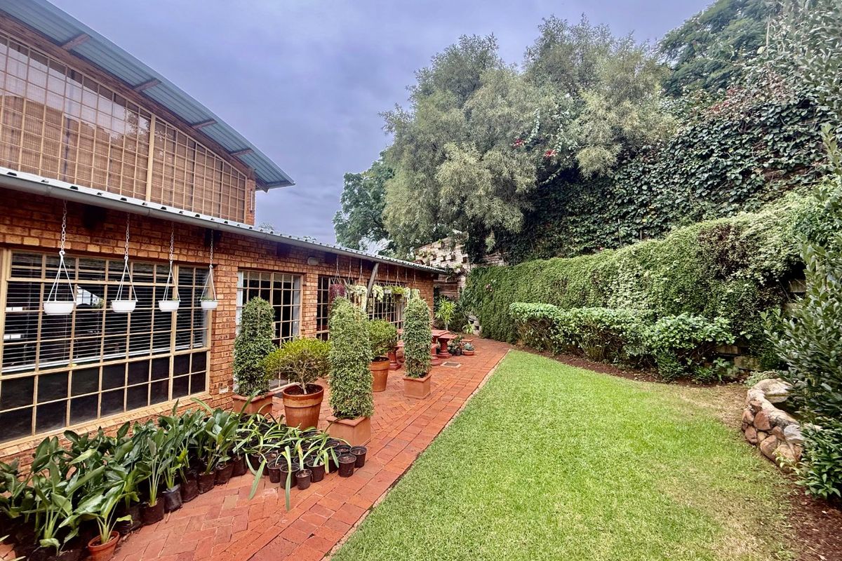 Beautiful Family Home For Sale | Schoemansville, Hartbeespoort - Photo 5