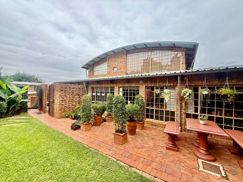 Beautiful Family Home For Sale | Schoemansville, Hartbeespoort - Photo 3