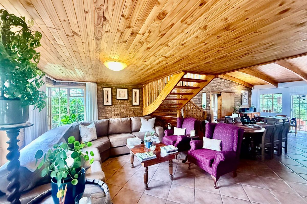 Beautiful Family Home For Sale | Schoemansville, Hartbeespoort - Photo 2