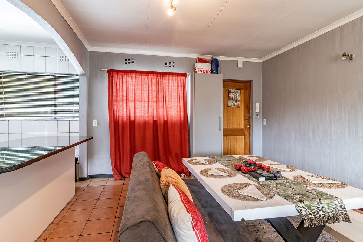 Neat & Secure 1-Bedroom Apartment in Quiet Ascot Park, Corlett Gardens - Photo 3