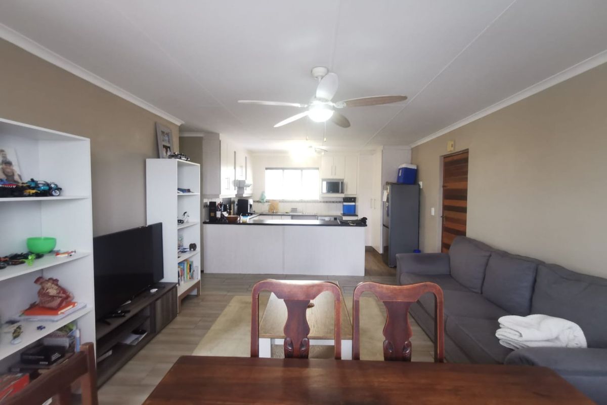 2 Bedroom, 2 Bathroom Plus Study - Photo 5