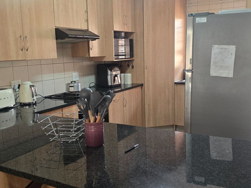 Ideal Three Bedroom Unit Great Location - Photo 7