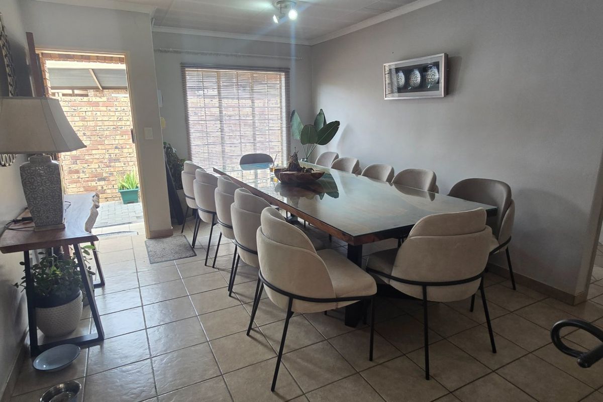 Ideal Three Bedroom Unit Great Location - Photo 2