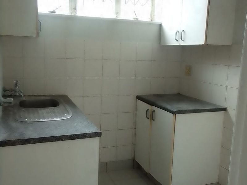 A Studio Apartment For Sale In Bulwer, Durban - Photo 3