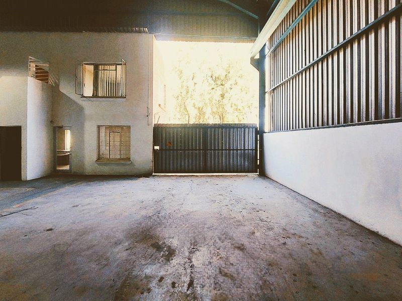 REAL ESTATE SERVICES WELCOMES YOU TO A NEW INDUSTRIAL LISTING BY JANINE .  - Photo 3