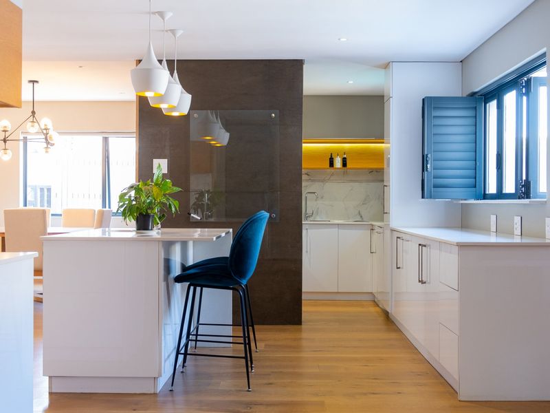 Beautiful open plan 'smart' family home - Photo 10