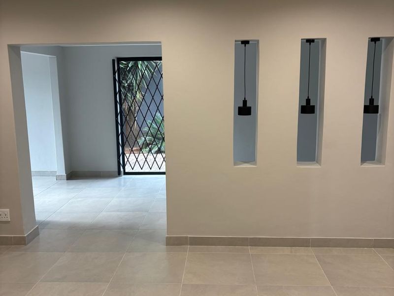 Newly Renovated 4 Bedroom Duplex in Prime Centurion Location - Photo 9