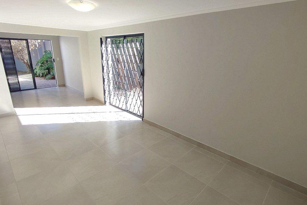 Newly Renovated 4 Bedroom Duplex in Prime Centurion Location - Photo 5