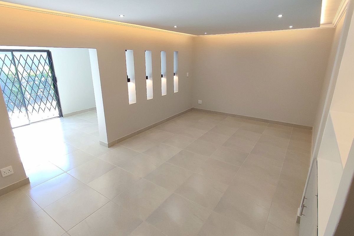 Newly Renovated 4 Bedroom Duplex in Prime Centurion Location - Photo 3