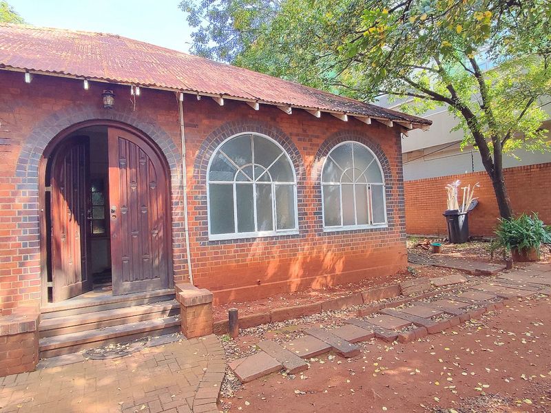 Prime Student Accommodation Investment – Walking Distance to Tuks - Photo 2