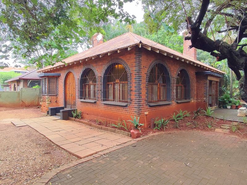 Prime Student Accommodation Investment – Walking Distance to Tuks - Photo 1