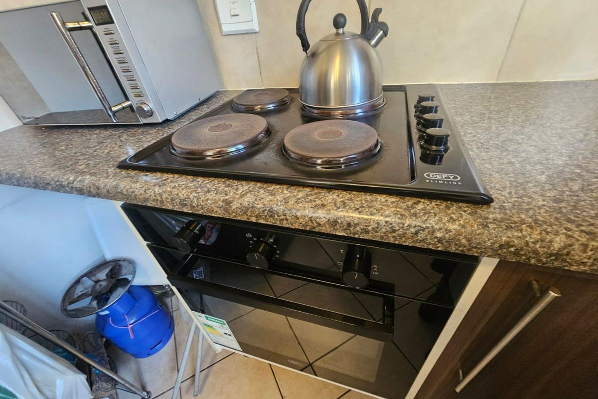 A Beautiful 2 Bedroom 1 Bathroom simplex for rent in Monavoni - Photo 5
