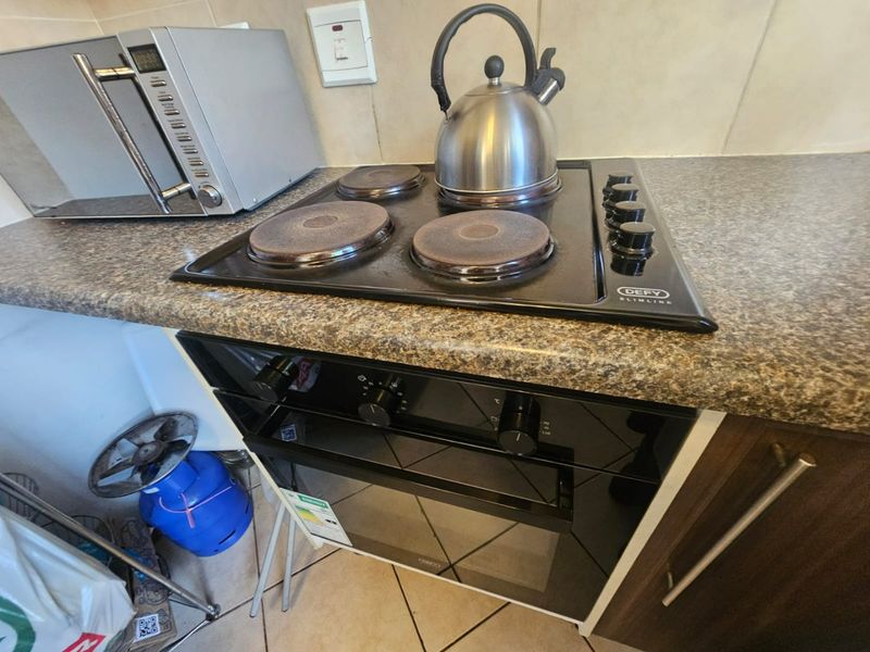 A Beautiful 2 Bedroom 1 Bathroom simplex for rent in Monavoni - Photo 5
