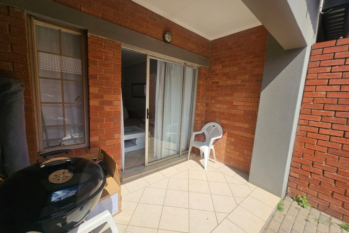 A Beautiful 2 Bedroom 1 Bathroom simplex for rent in Monavoni - Photo 3