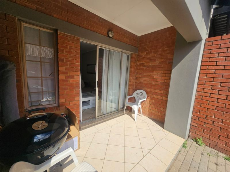 A Beautiful 2 Bedroom 1 Bathroom simplex for rent in Monavoni - Photo 3