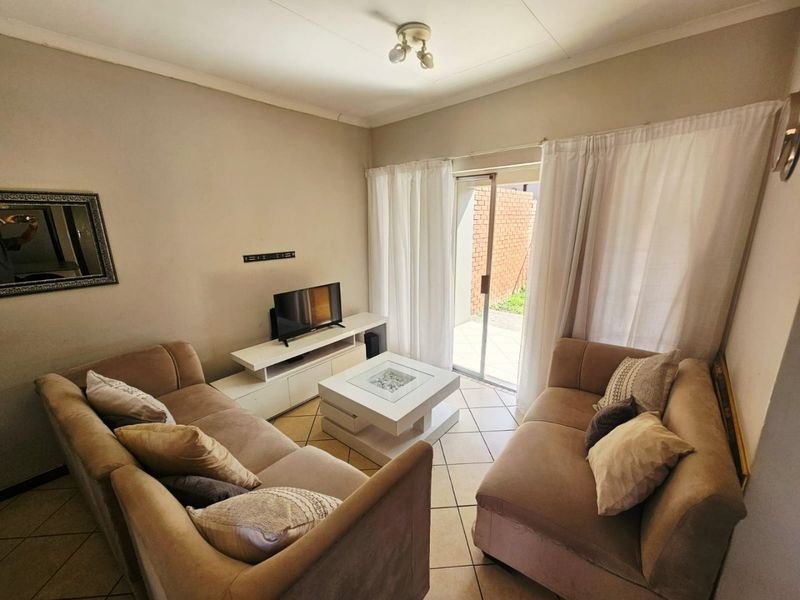 A Beautiful 2 Bedroom 1 Bathroom simplex for rent in Monavoni - Photo 7