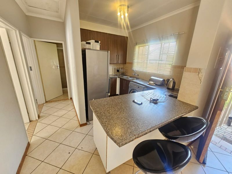 A Beautiful 2 Bedroom 1 Bathroom simplex for rent in Monavoni - Photo 6