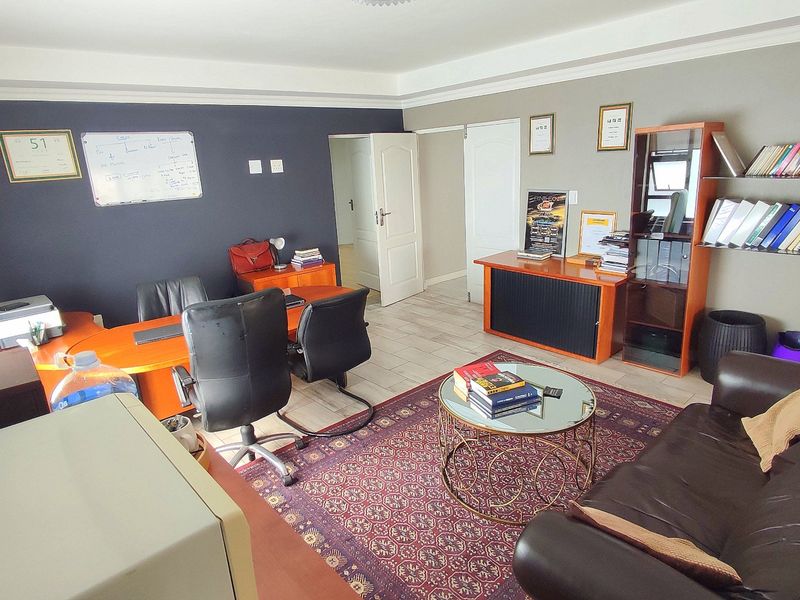 Elegant 6-Bedroom Luxury Home with Exceptional Entertainment & Solar Power - Photo 10