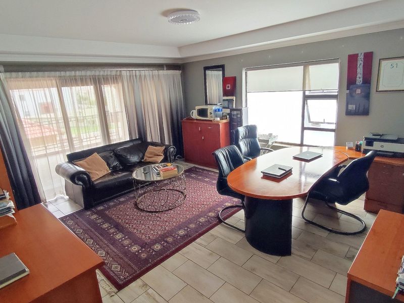 Elegant 6-Bedroom Luxury Home with Exceptional Entertainment & Solar Power - Photo 9