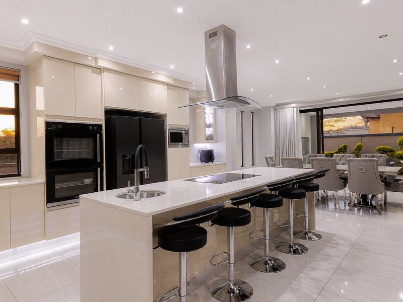 Modern 6-Bedroom Home with Cinema, Gym, and Mountain Views – Magaliesberg Country Estate 1 - Photo 9